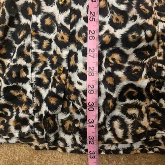Leopard Print Sz LG Top/blouse. Long Sleeve/roll Tab ~Jaclyn Smith~ Button Down - Picture 9 of 10